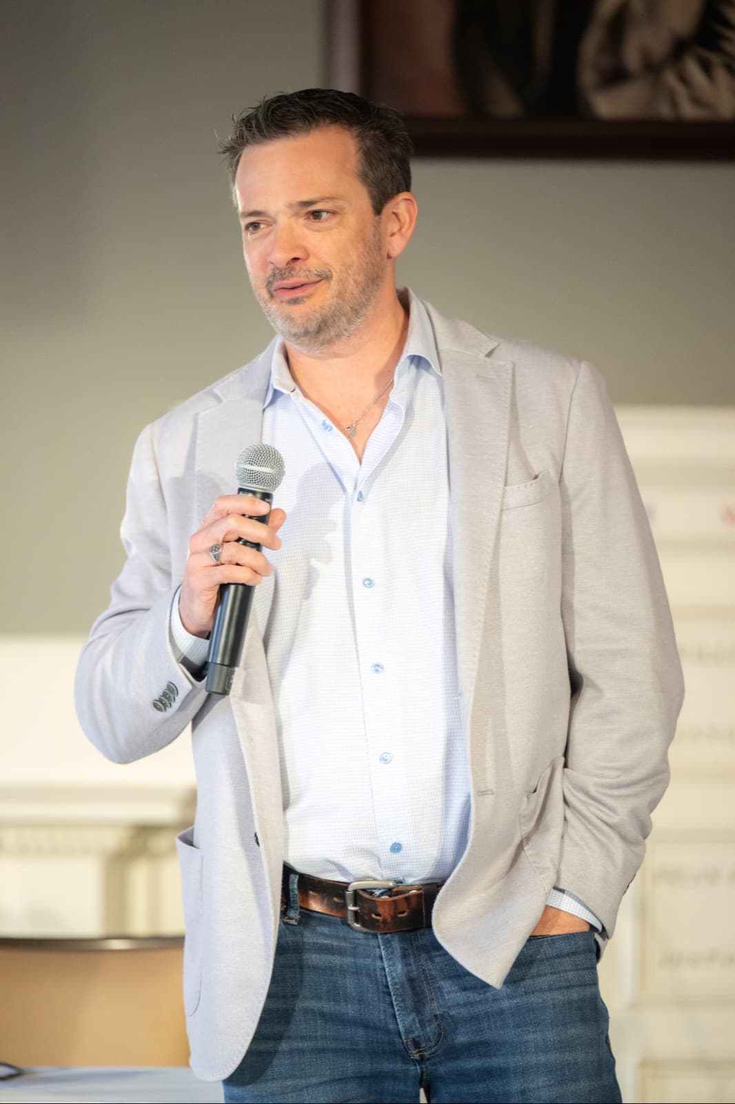 Glenn Hopper speaking on AI and finance at the Harvard Club in Boston